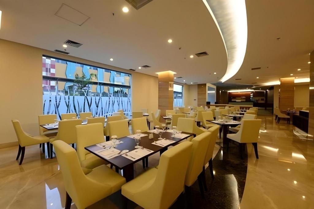 Hotel Falatehan Jakarta Buitenkant foto